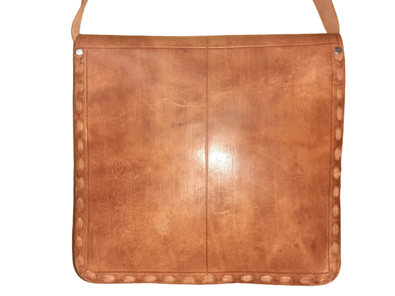 Bolso labrado con cordon
